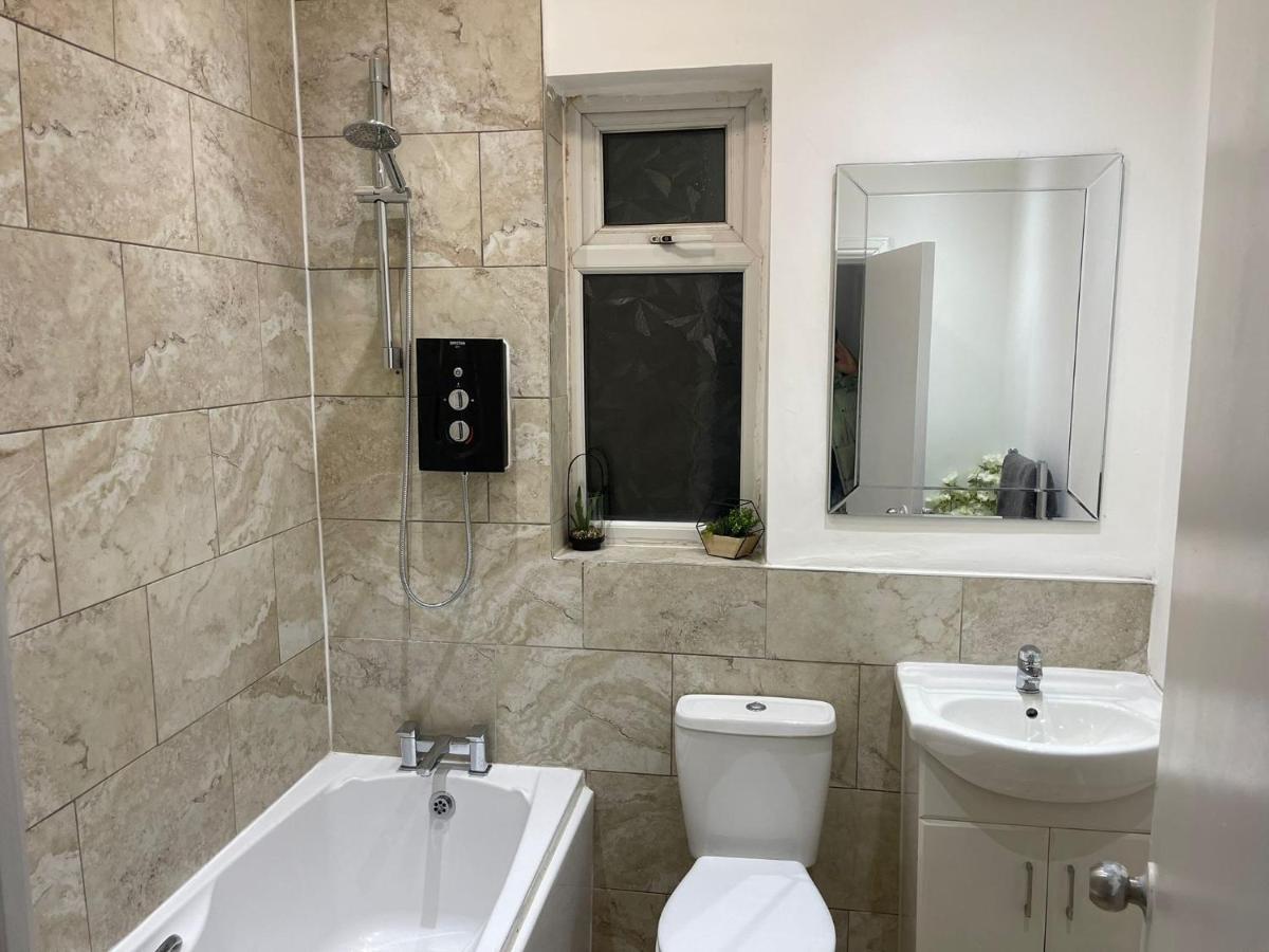 Short Stopzzz & Indoor Hot Tub مانشستر المظهر الخارجي الصورة